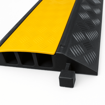 [AC903-V2] Protector de Cable de 3 Canales / Base de Goma y Tapa de Plástico / Tamaño del Canal 30x30mm / Capacidad de Carga 5 Toneladas / Longitud 90 cm / Ancho del Contorno 50 cm / Altura 4.5 cm / Color Amarillo-Negro / Material Hule
