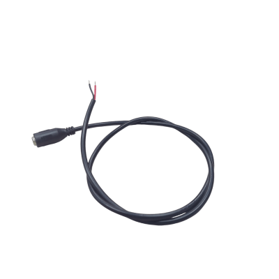[DC-CORD-FF] Cable con Conector Macho (Pigtail) / Forro Negro | Alimentación para Vcc con Puntas Libres | Polarizado | Largo 22 cm (8.66 Pulgadas) | Calibre 22AWG.