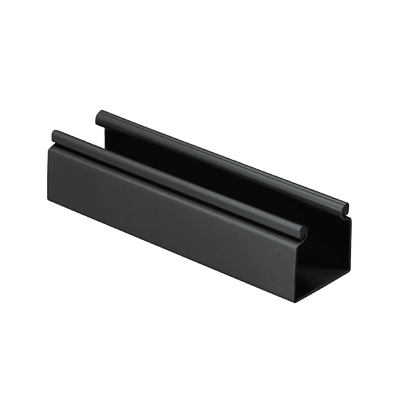 [HS2X2BL6NM] Canaleta FiberRunner™ 2X2 sin Tapa, de PVC Rígido, Sin Orificios de Montaje, Color Negro, 1.8 m de Largo