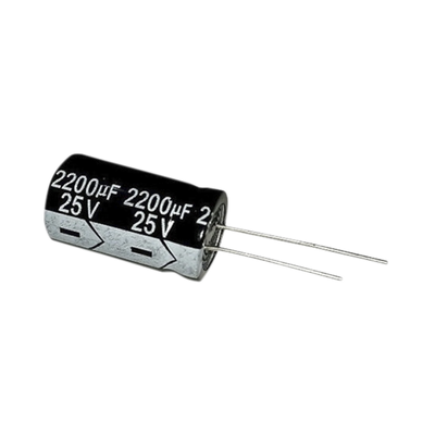 [2200M0025V] Capacitor Electrolítico en Aluminio, Radial de 2200 µFd, 25 Vcc, 105 °C, 13 x 25 mm.